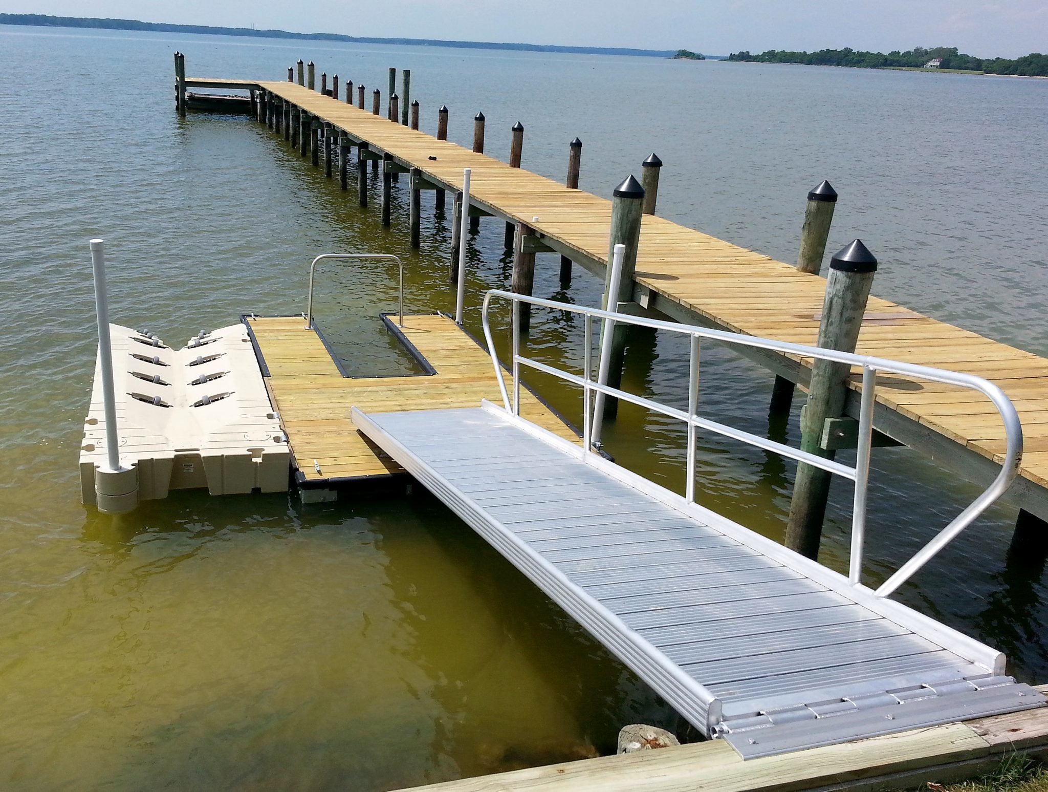 4' x 18' Gangway to 8 x 16 Slot Dock | Custom Floating Dock Builder ...